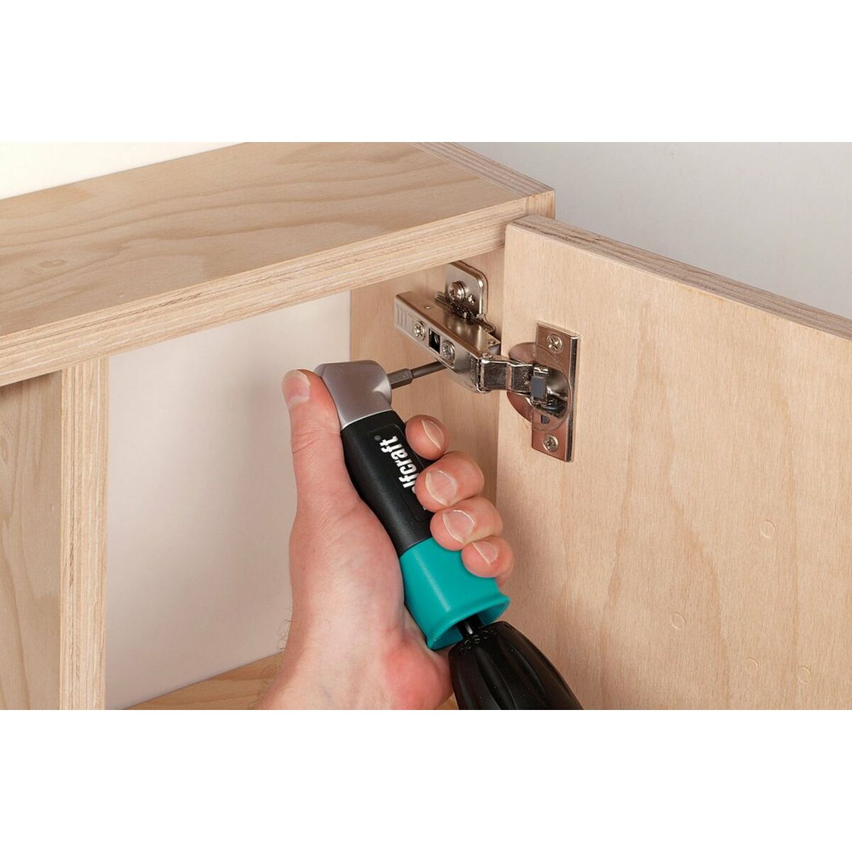 V9HBC01982E39F9F19505B5C1E34BBC755AR7234026P10