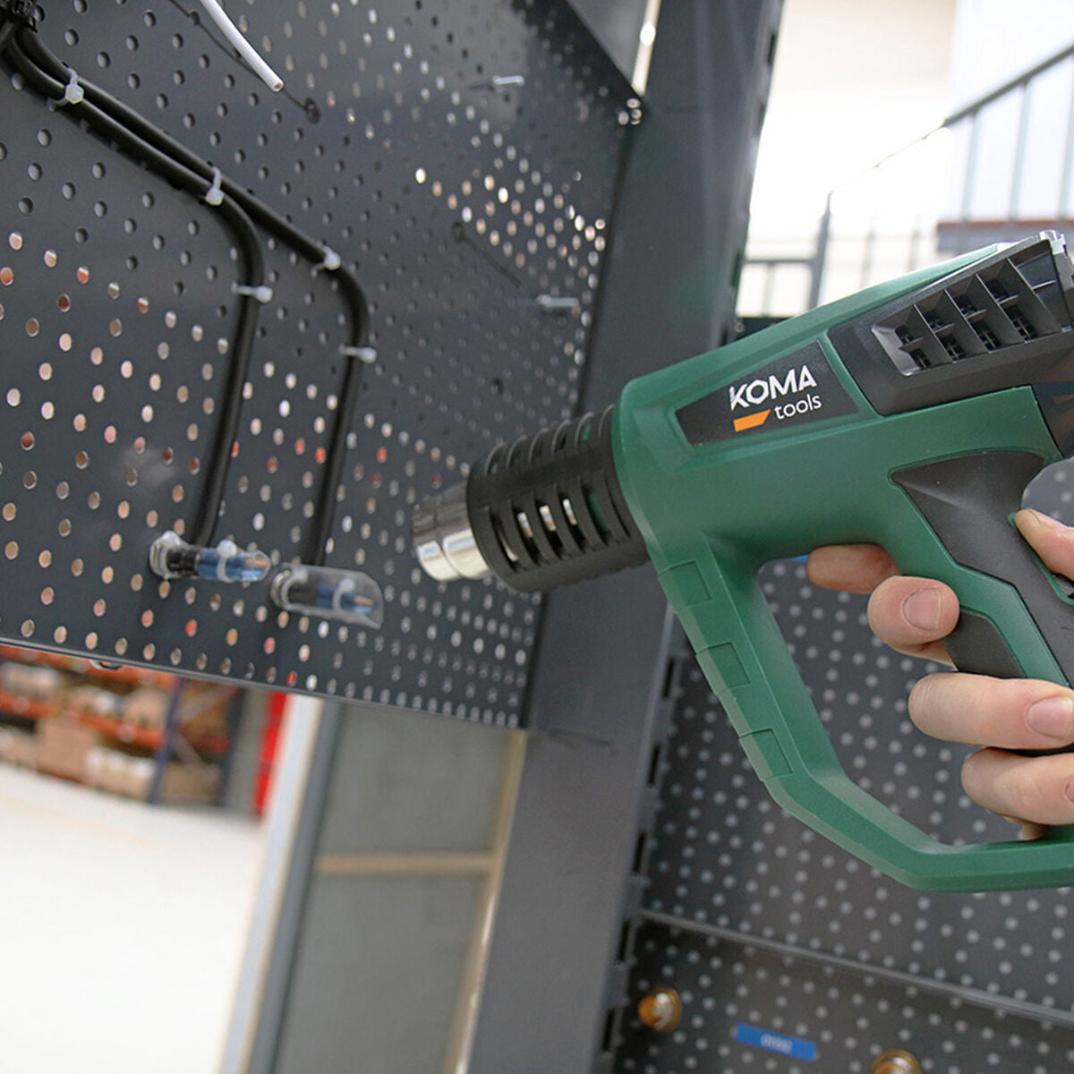 V11HE6498C618F8DDCA819137C43B04370D6R6939112P5