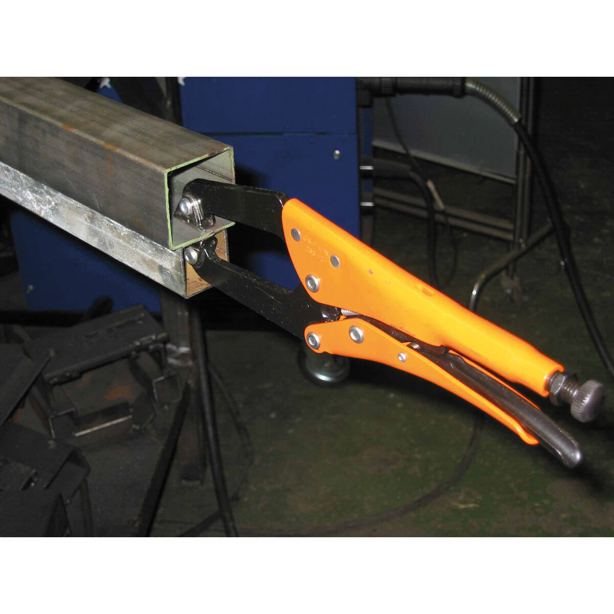 V3H57FB518F164F5EA5BE0CEE2E57E13A7AR7370643P4