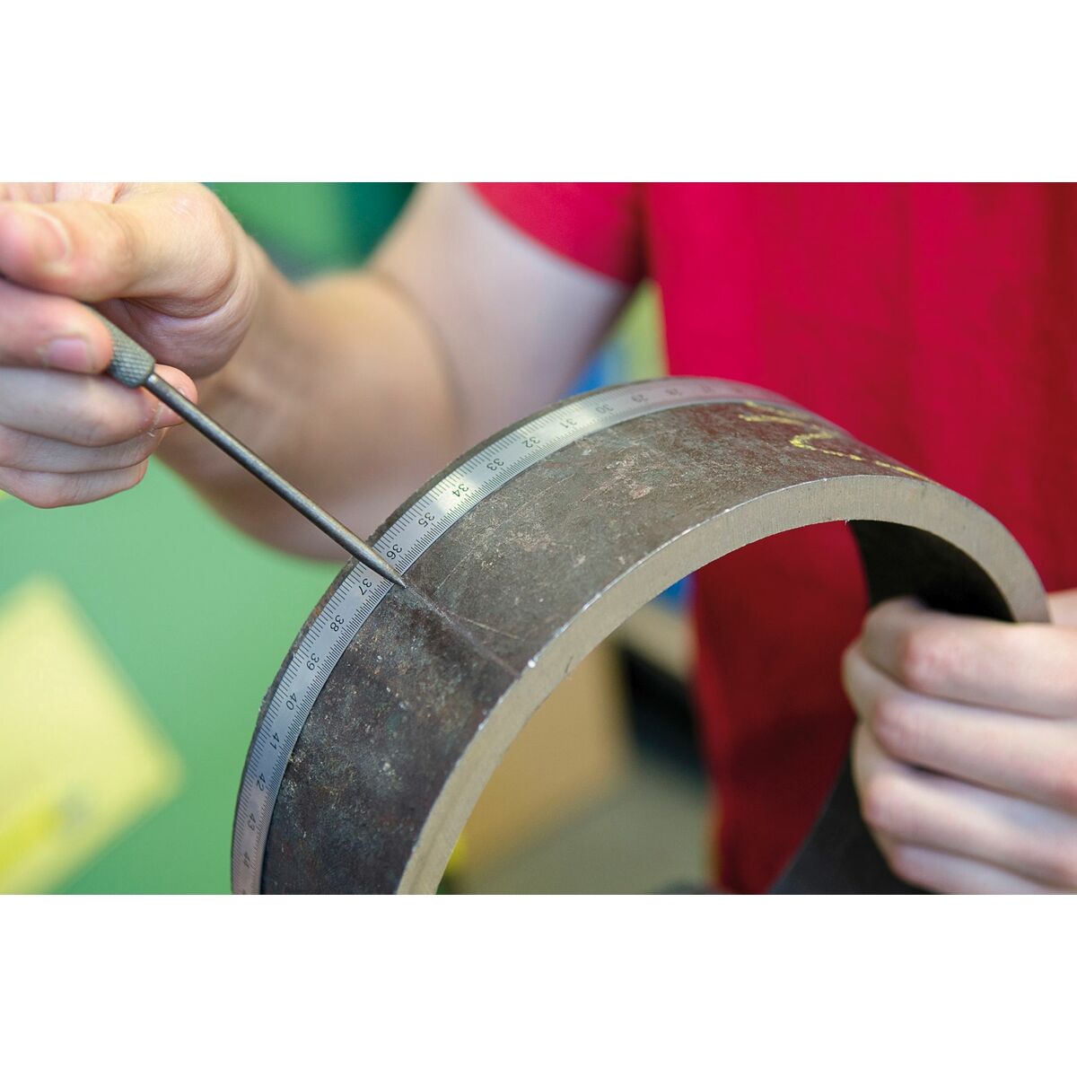 V3H3B2DEDEB065E4CEC17755A514952723AR6975460P3