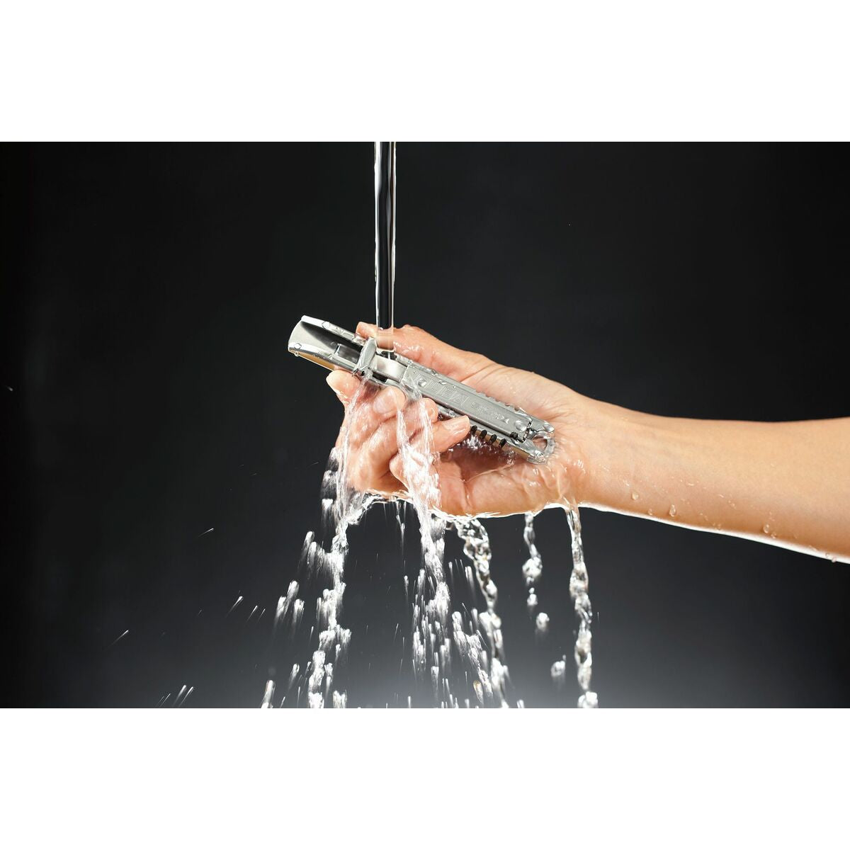 V3HBB56D6DE7B330C52714E4A3A4AE03079R7189775P6