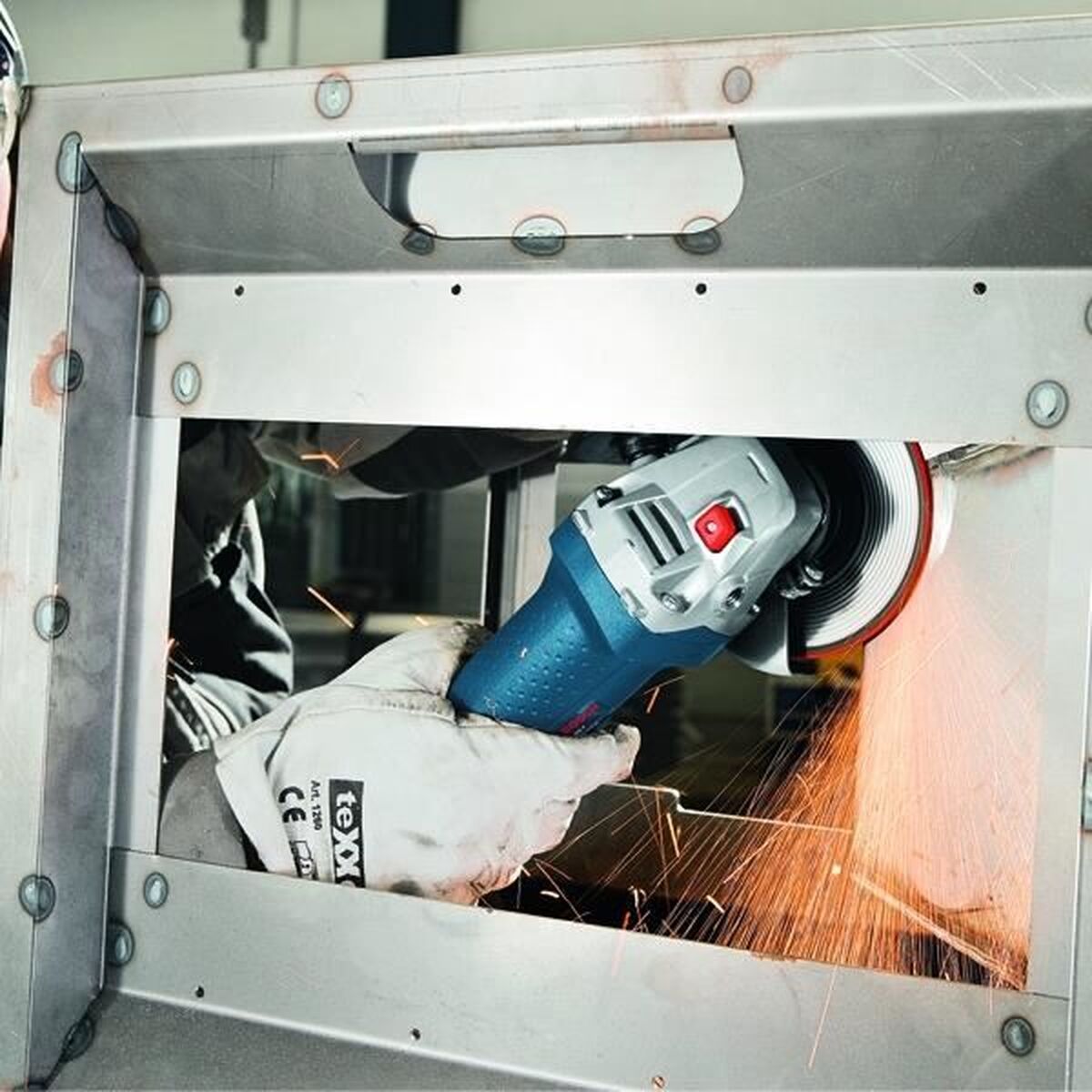 V3HB33315ADC4EB4A9169320C2967713F88R7424908P2