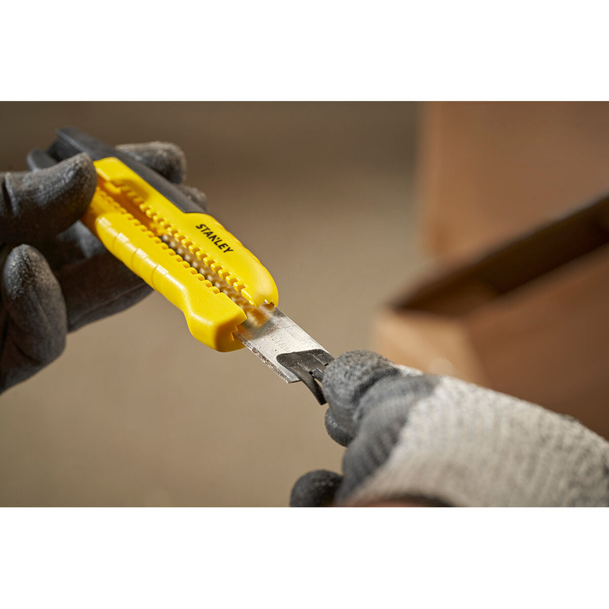 V4HFFEF2D08A50EC227FBCB779FD061D126R6379617P7