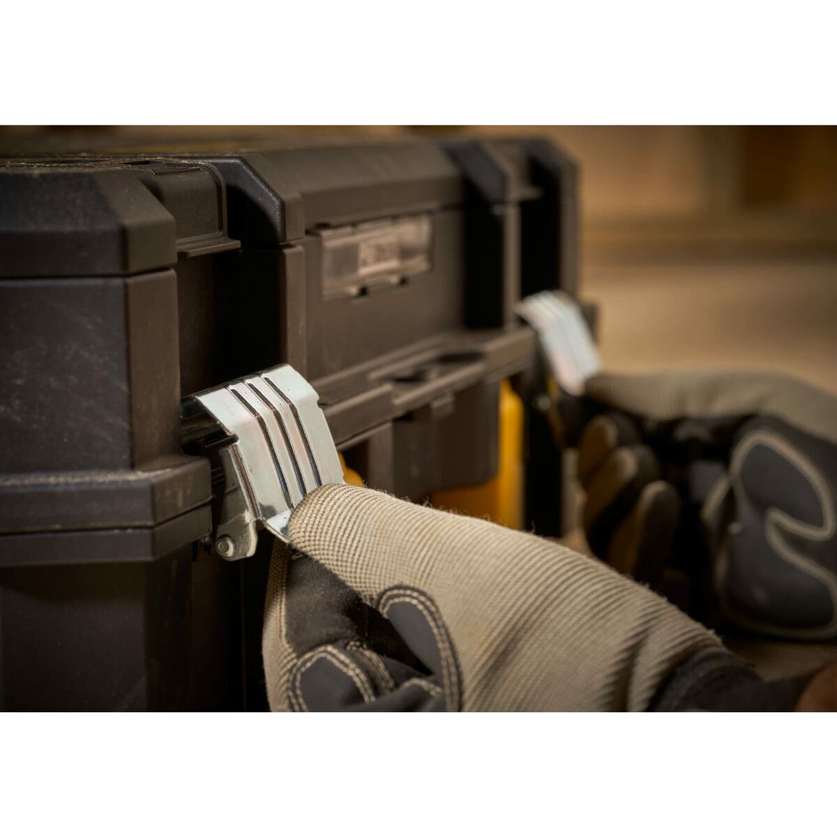 V5H1A5BA7FDA96143F9C4957C6AF04069EAR5854907P5