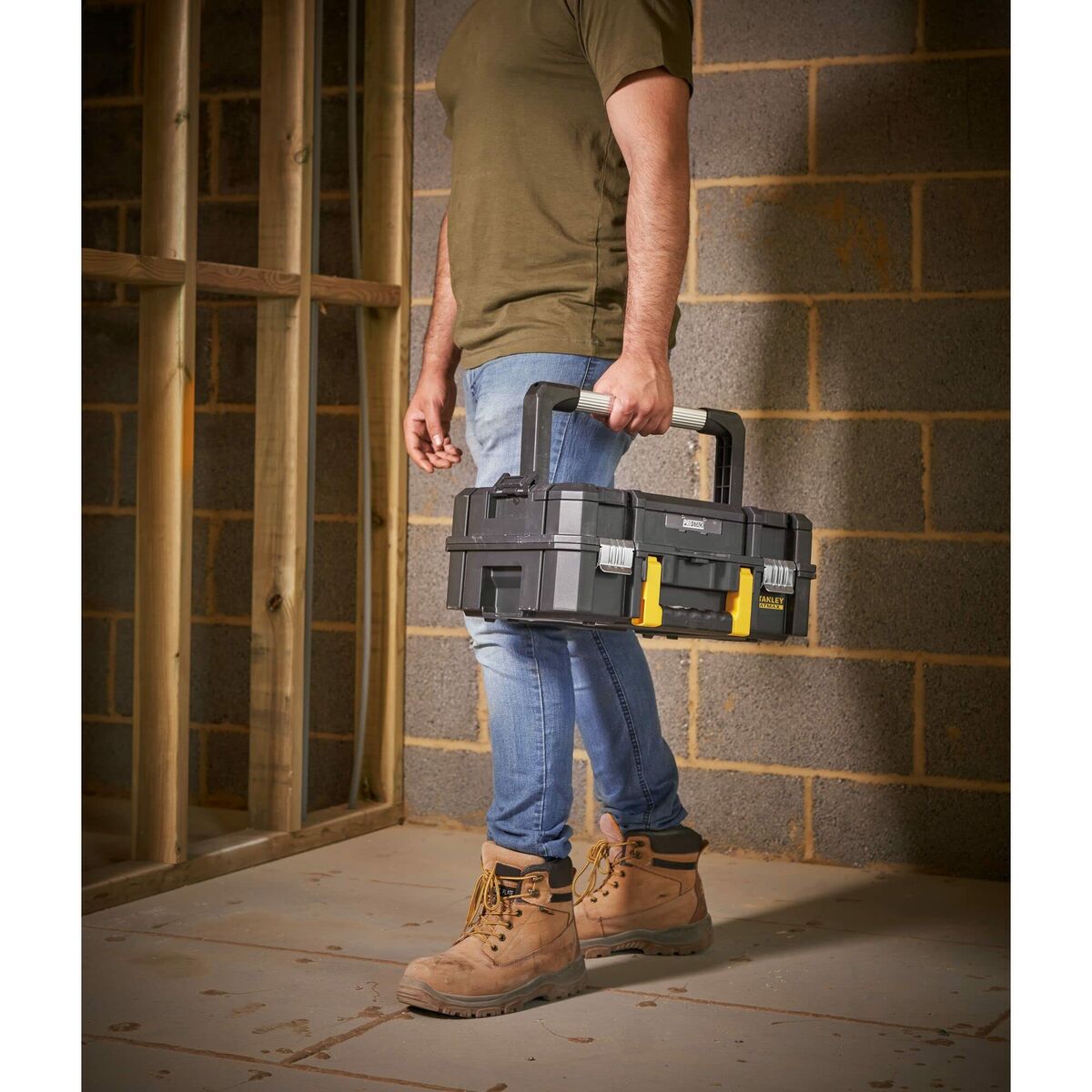 V5H8D540BE1FF5817E0BC3CE3FBD3D235DDR5854910P6