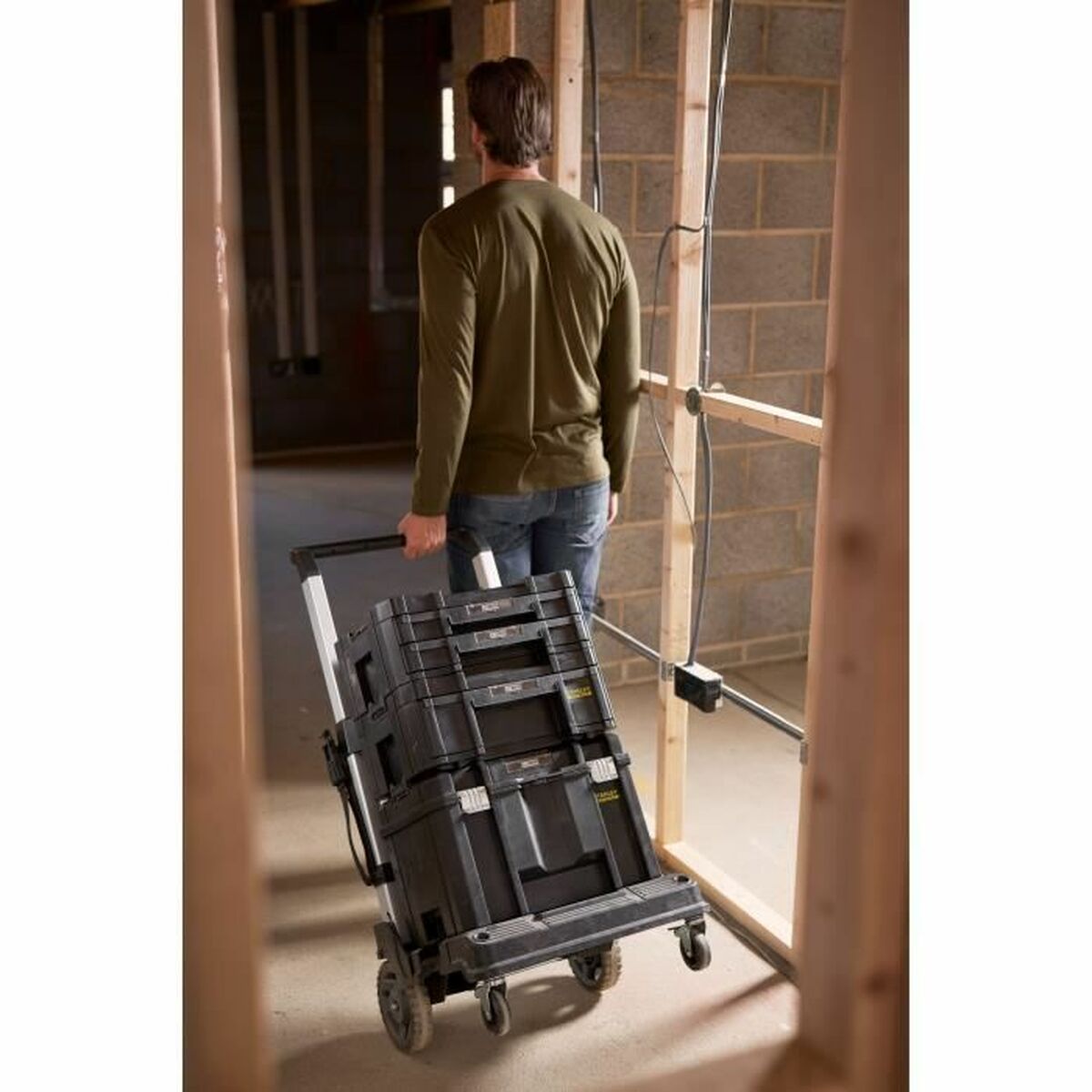 V3HECF1BDE8BE4B2130E8F8D11DEA81A33CR7214803P7