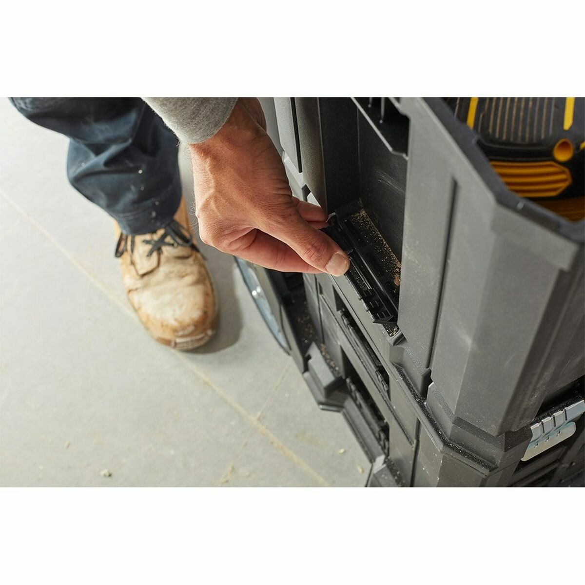 V6HC5BCDA12881FA5A0028C280E46018D5FR7655272P4