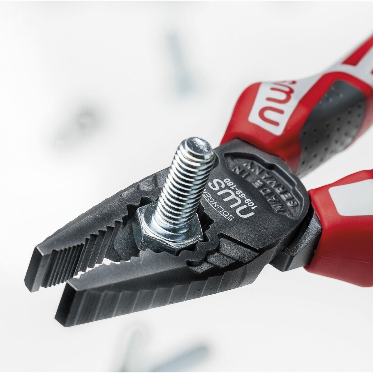 V5HF3CAD32A4D2D85F26FB693105202A2A2R6615676P3