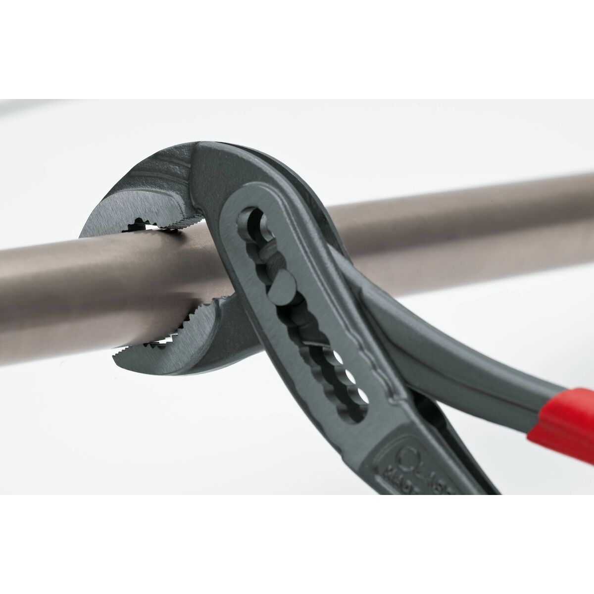 V4H3EE2CFDD329DF208389C1E0A8082A0B1R6615904P4