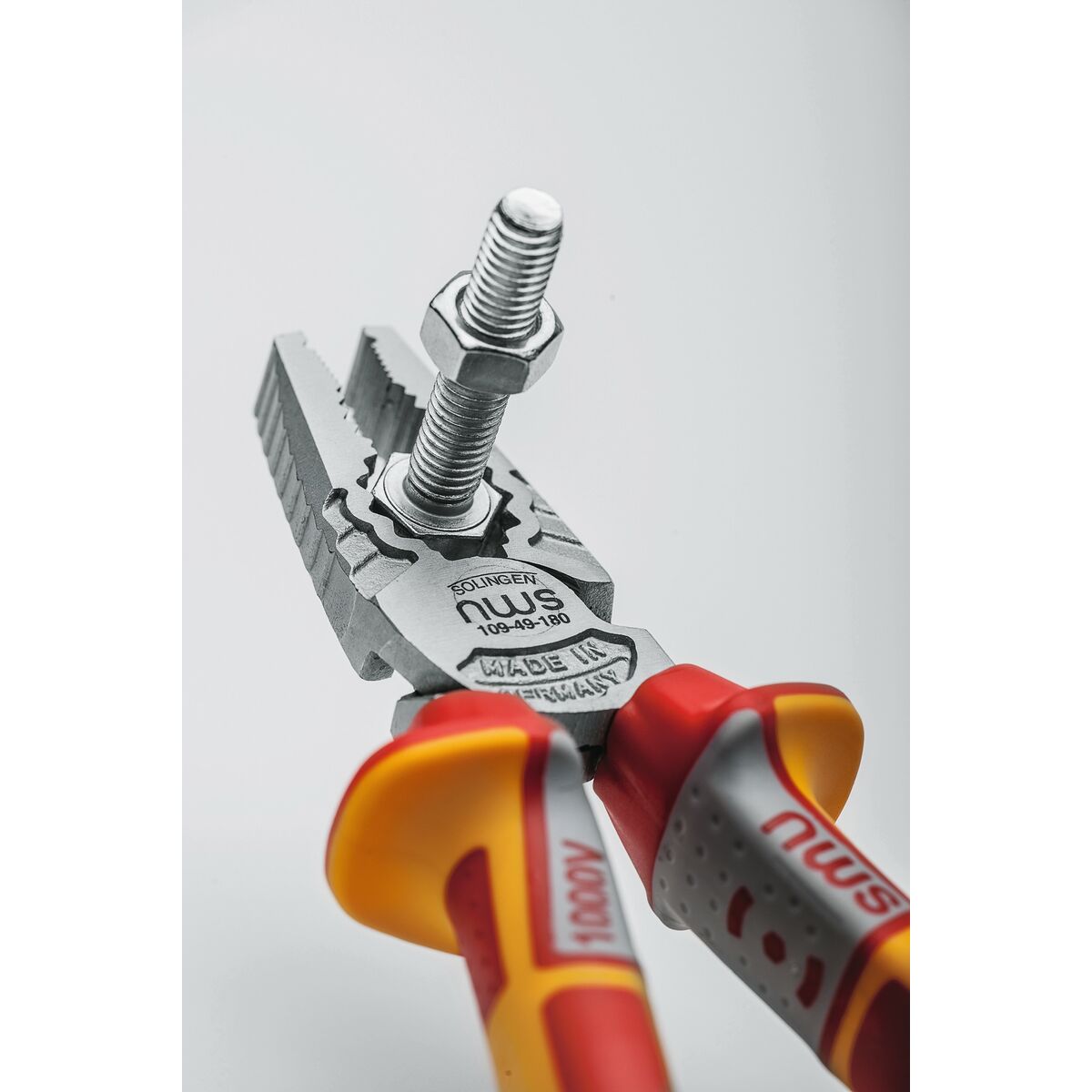 V4H26F0C7121CF4581870D2DBB87149049DR6616163P3