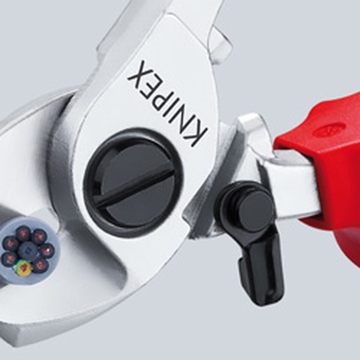 V7H0C0FFA9C185043A3633F975D61E18778R3452588P8