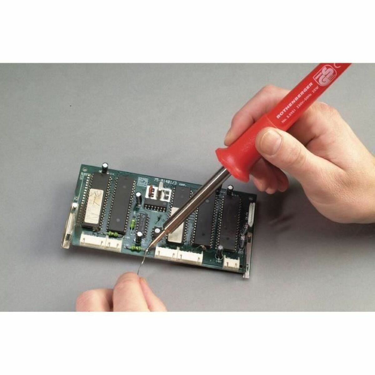 V5H94A0B28111F2FDCF61C865438823F58CR4590076P5