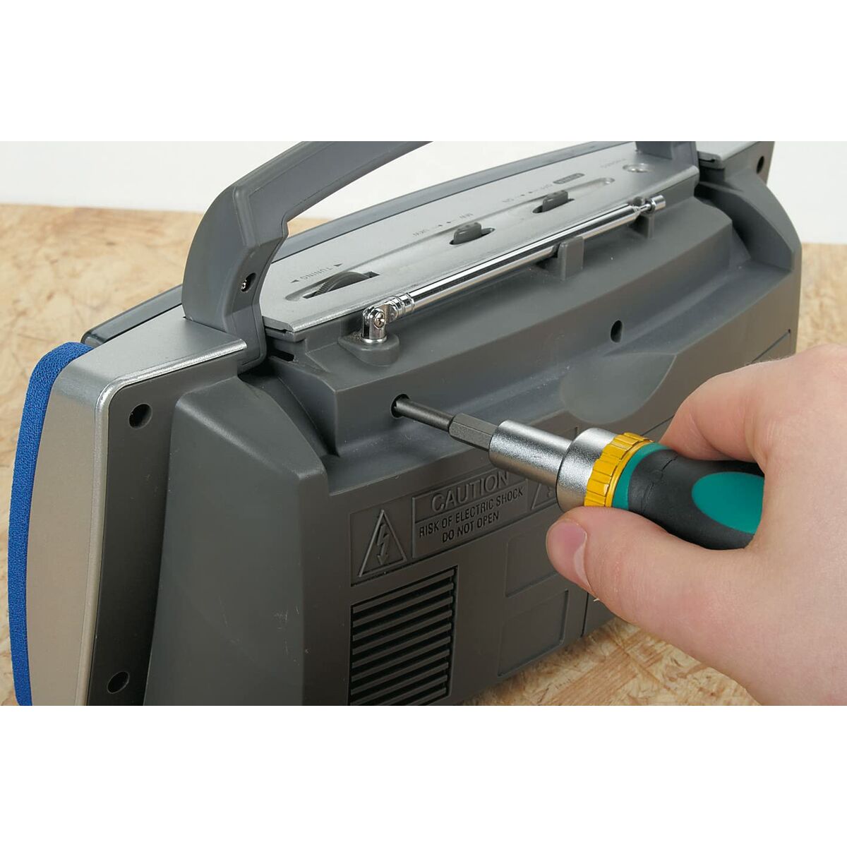 V11H68E3C63DEC95BD183F67808BD06CB17AR6898798P8