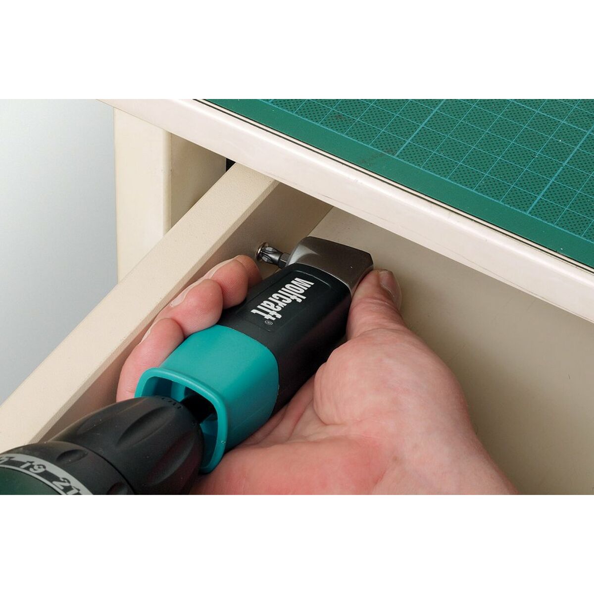 V9H3CA3EEFBB6F14700585CEE53CF7C285AR7234023P8