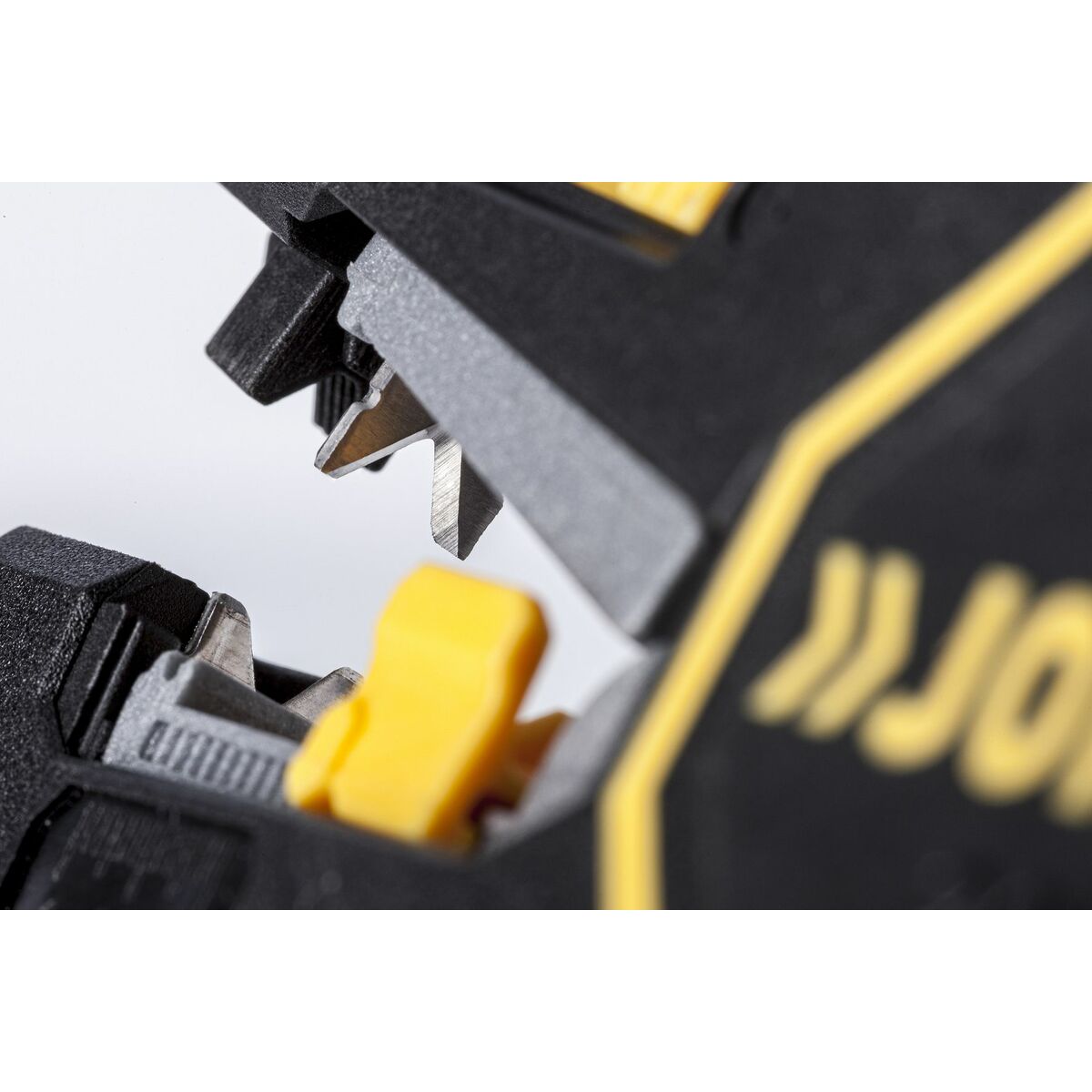 V4HB9F1E8FDB88AA5DD7BA9E8B3BF60C7D2R6630143P4