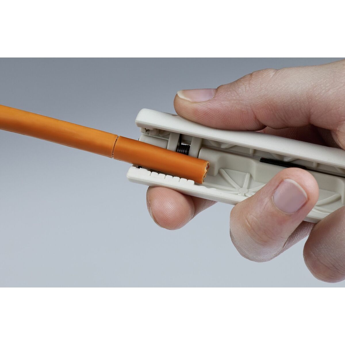 V4H626A817D6C5179728E9FBA174BCE6ECBR6629985P3