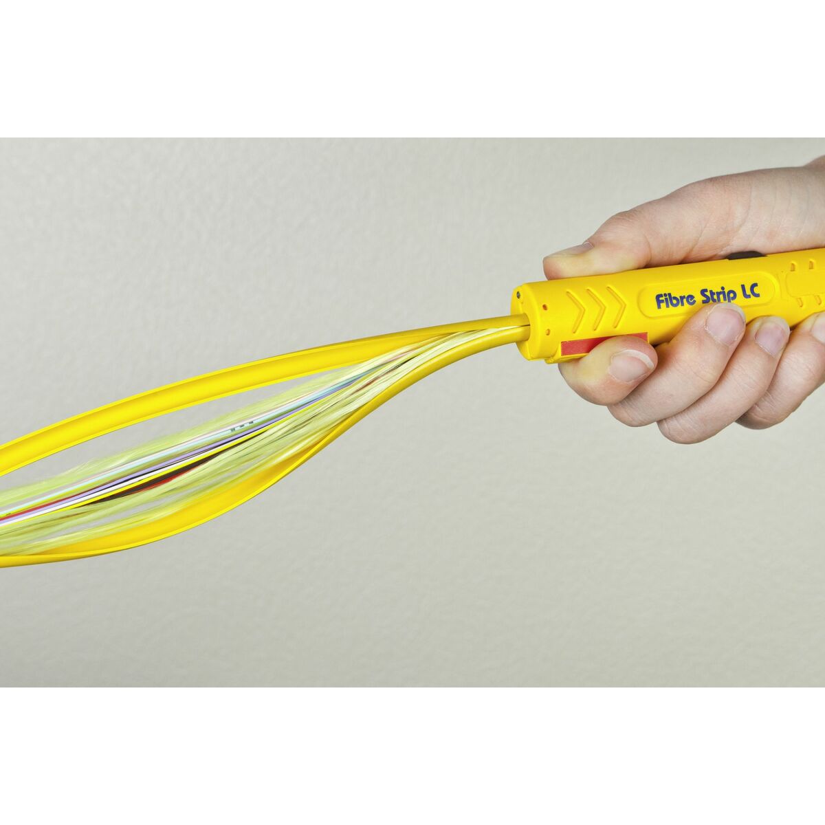 V4HB20617CEC015A0027C58534EC990BBABR6630054P4