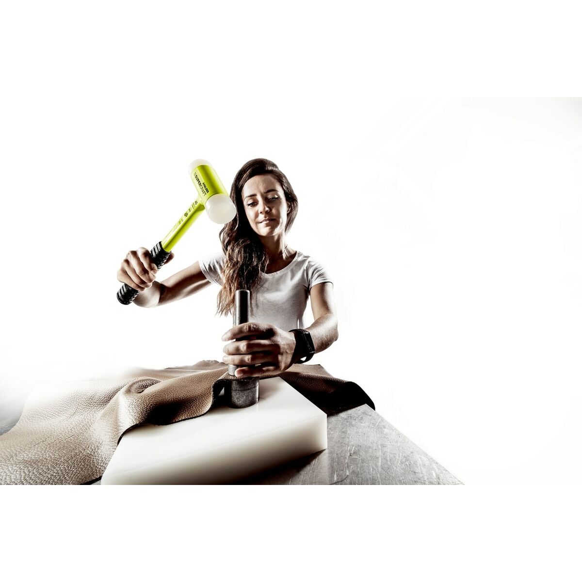 V4H2AEA011A0AA4A751816783753381EFA7R6629543P5