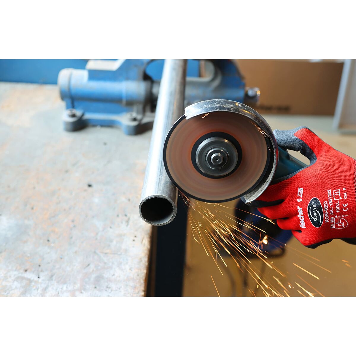 V7H8F4033AE8FE744EB4CED0CD9CAA5166AR3449670P4