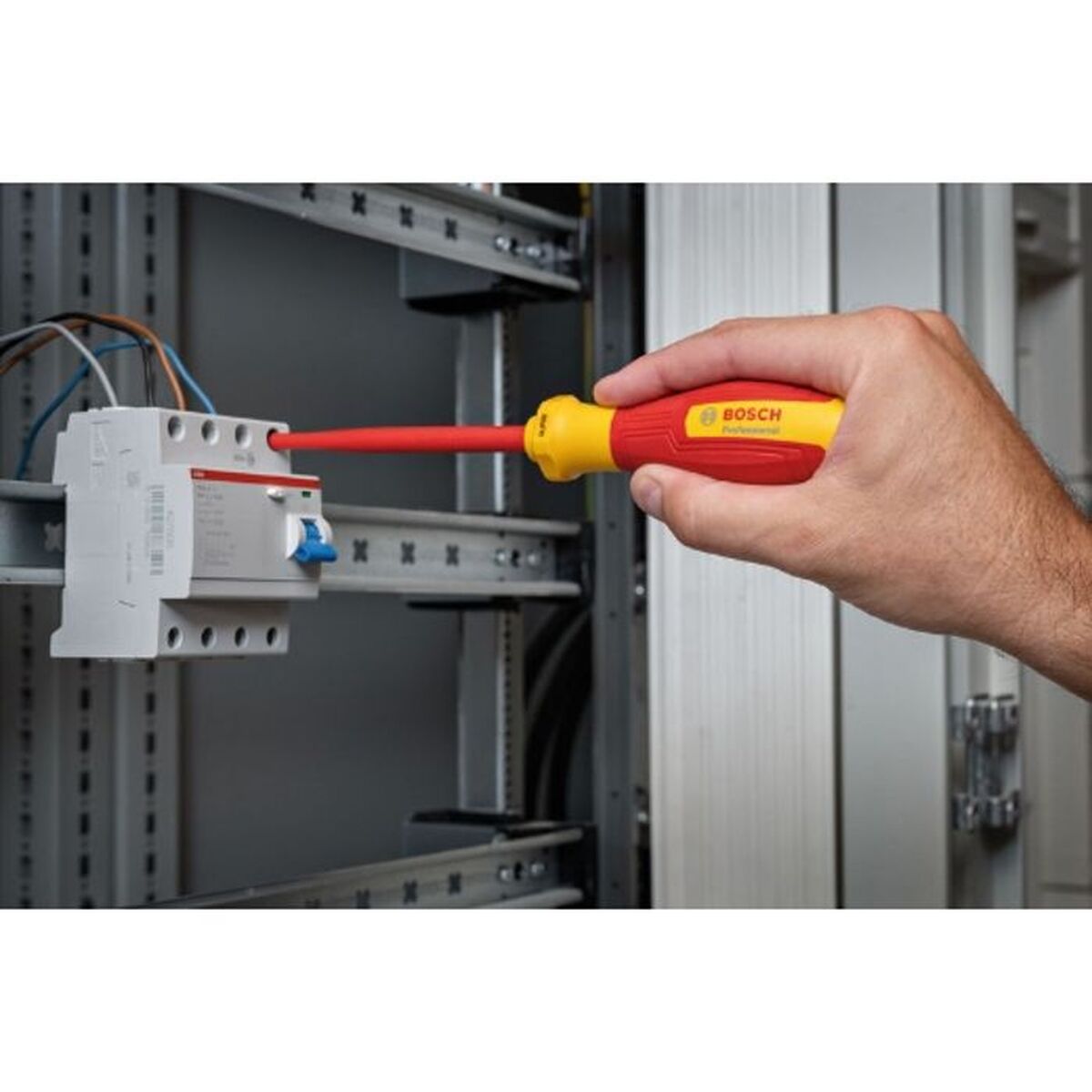 V2HD9653133642403072A64B655260F93ADR7418752P8