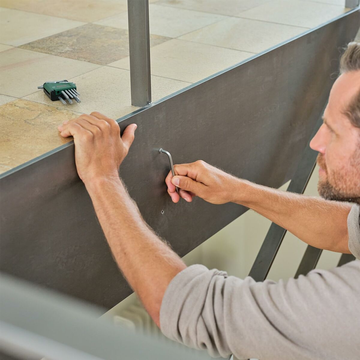 V5H9869A430E961702629FFADC0885B8255R5838101P8