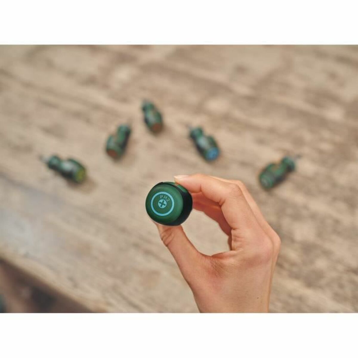 V4HF0484EF728B694911B4D07380E8CF02AR5988298P2