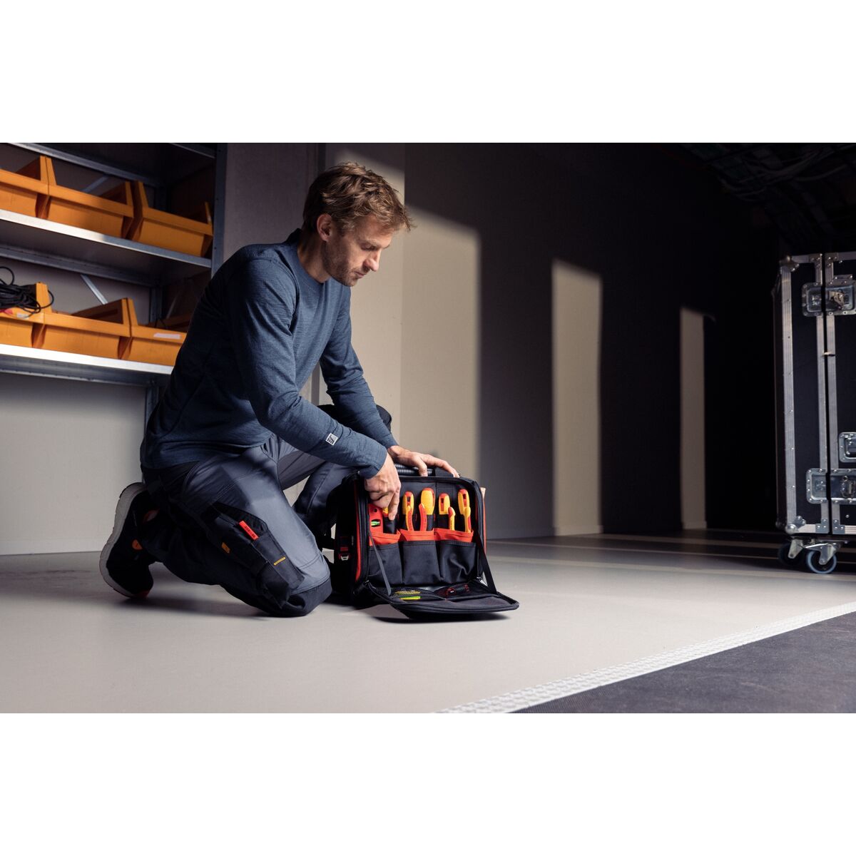 V4H03A27959255D7F6E5C84181CE3AA8225R6636962P8