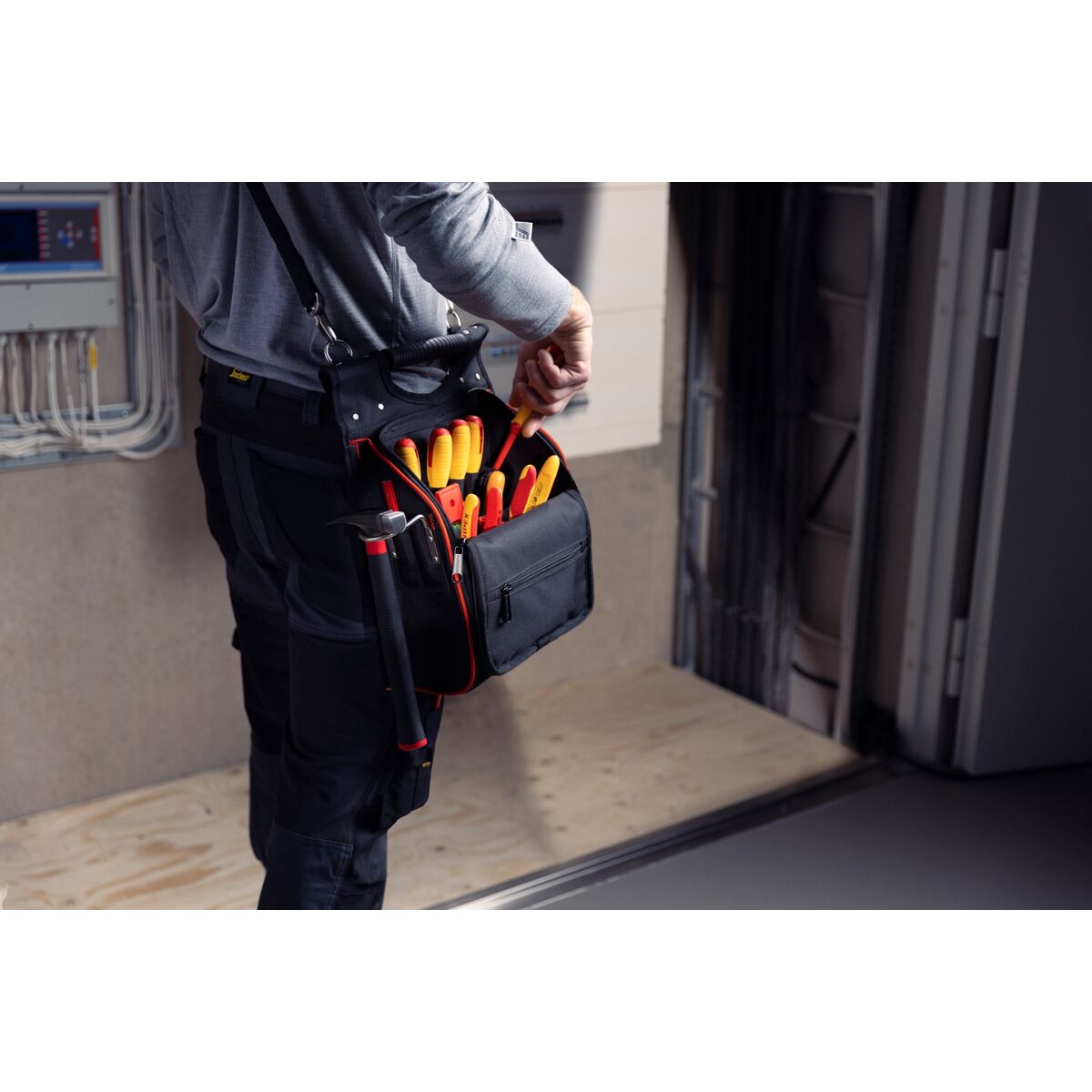 V3H7CD1B5DDB511A647E2B5D83FEEE00CD6R7213835P6