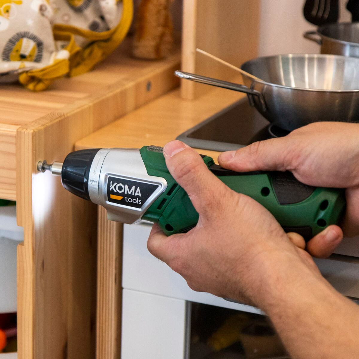 V13H3B663C3DAC2A4BA8168260C8D9E54F35R7234771P8