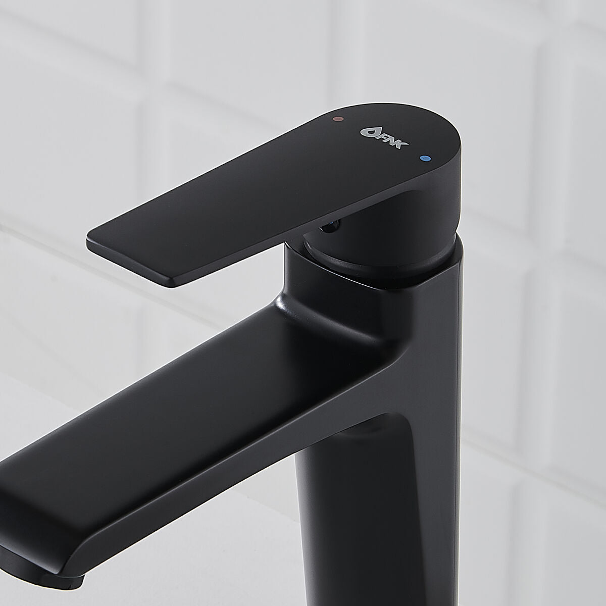 V3HEE205D87446CA4740171311ECF4240CCR6873663P6