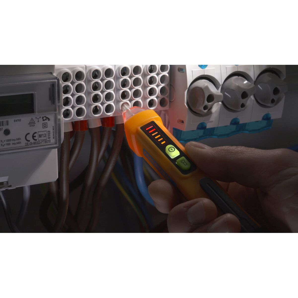 V3H953F0AD040A7CF1248D21B36374C5EC6R7374523P5